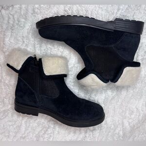 NWOT! Geox black booties